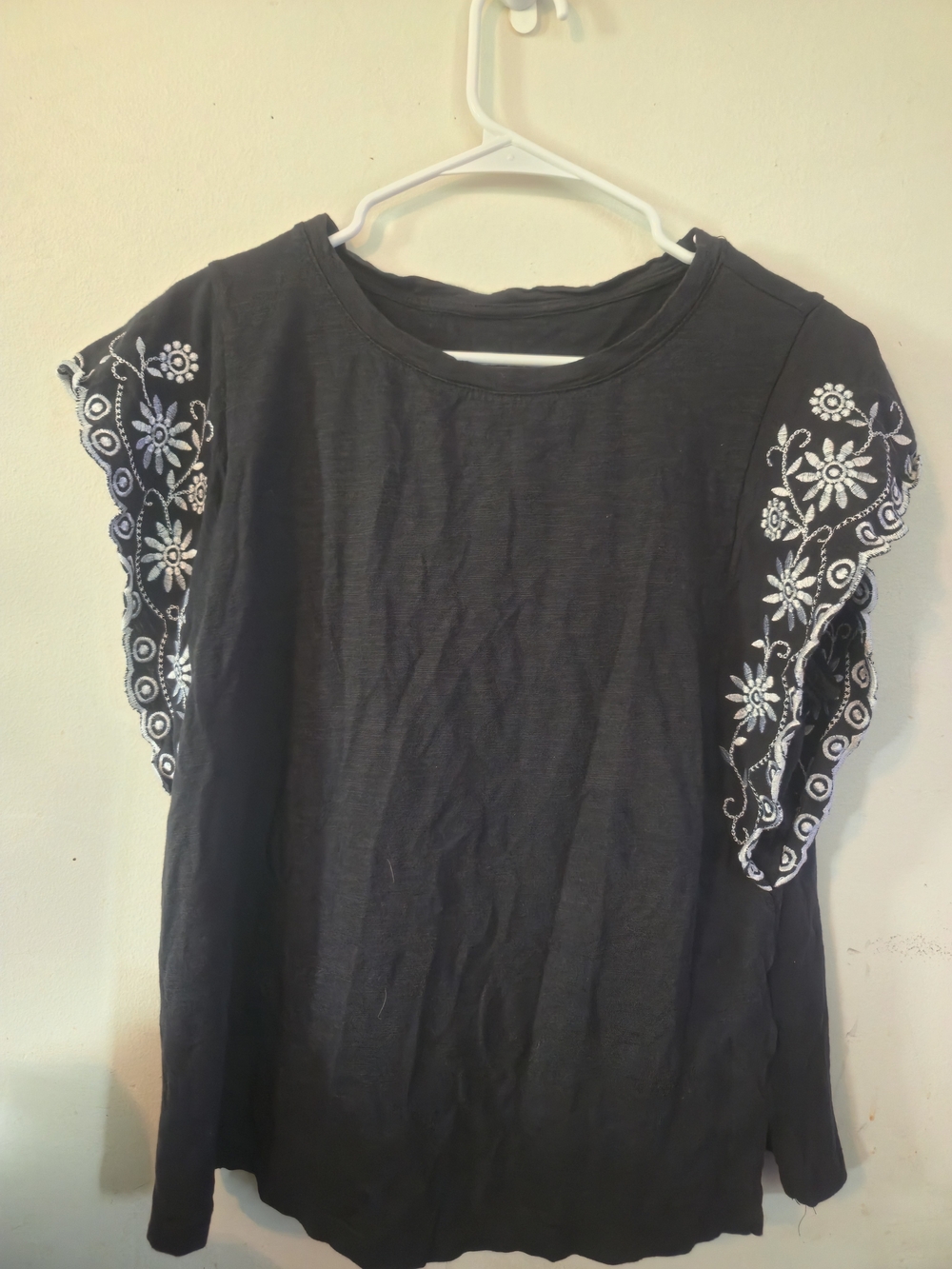 Elle Black Short Sleeve Top with White Floral Embroidery